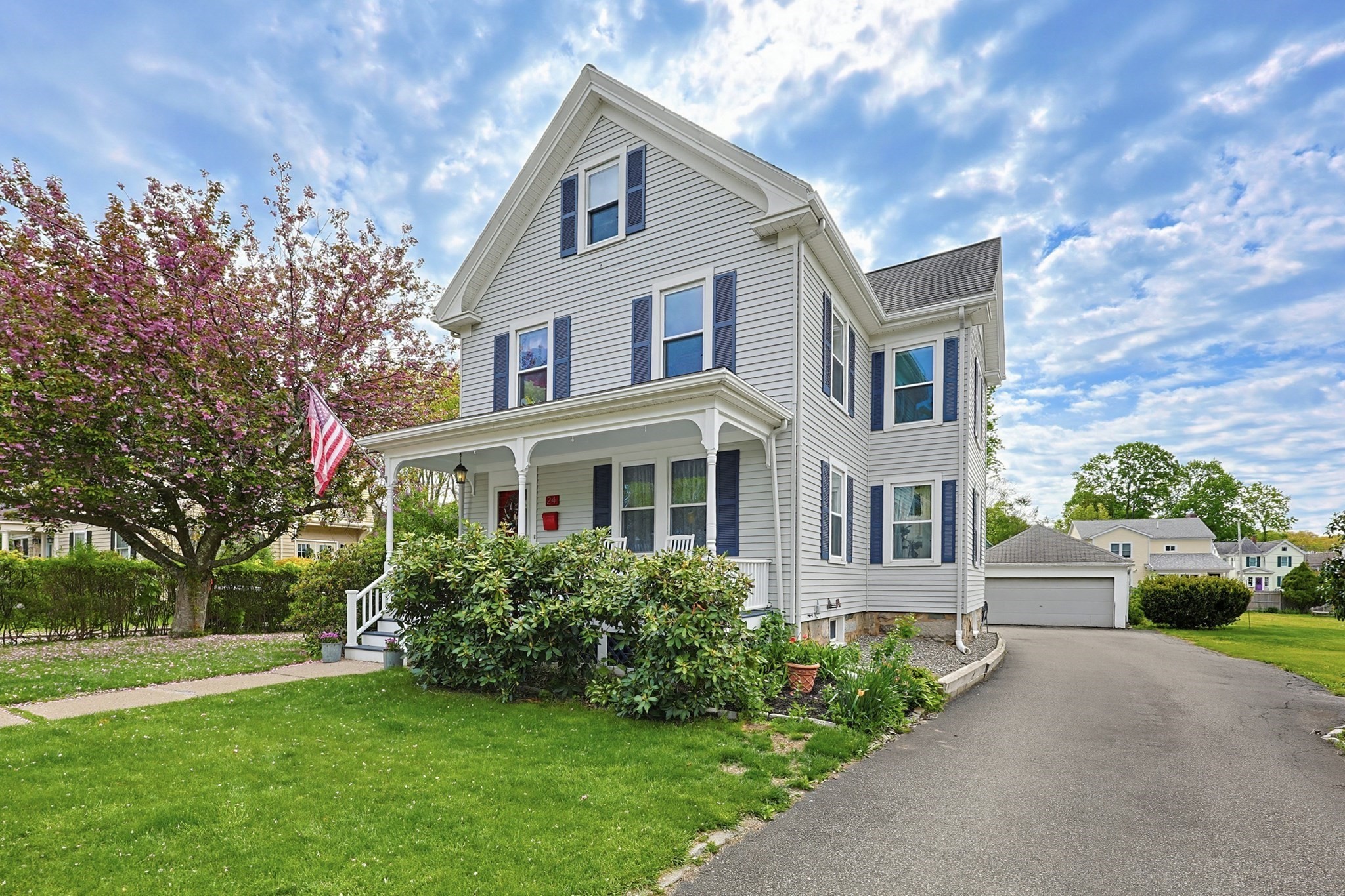 24 Riverside Pl — photo