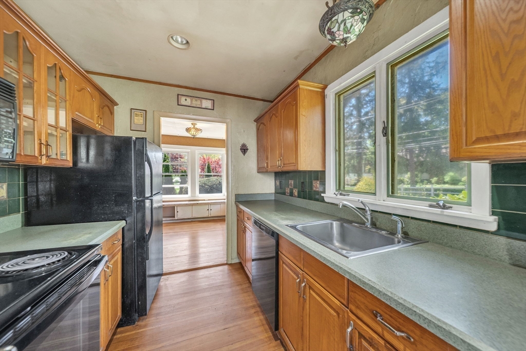 72 Marked Tree Road, Needham, MA 02492 — photo 2