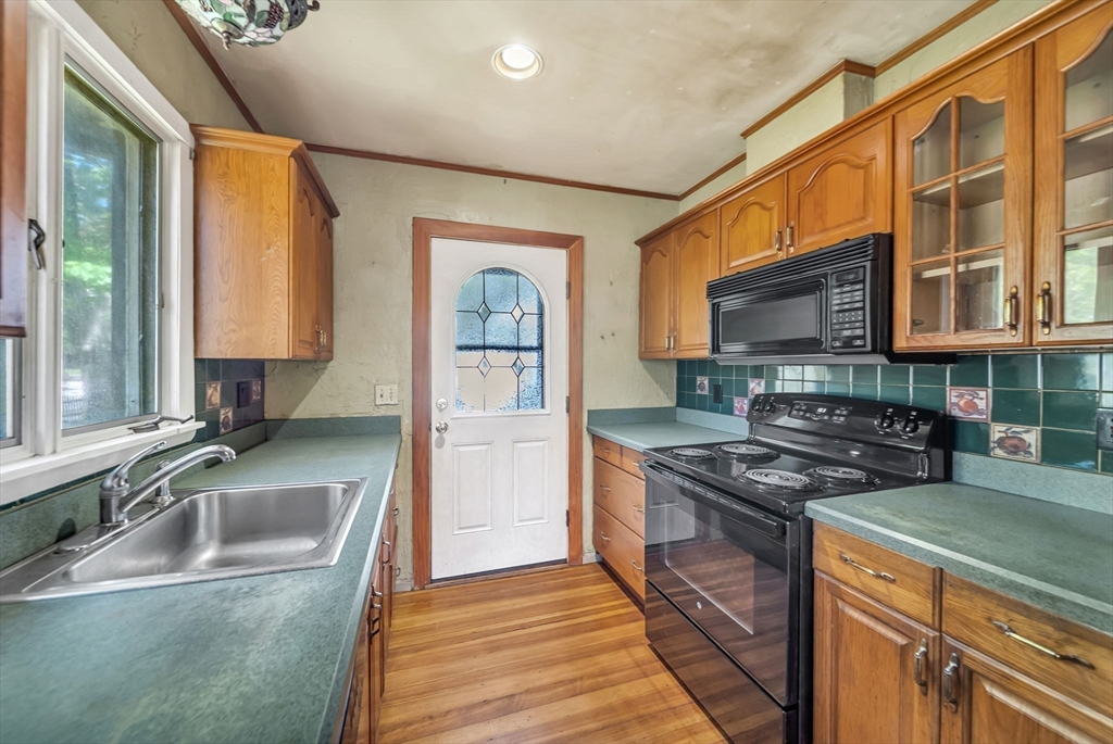 72 Marked Tree Road, Needham, MA 02492 — photo 3