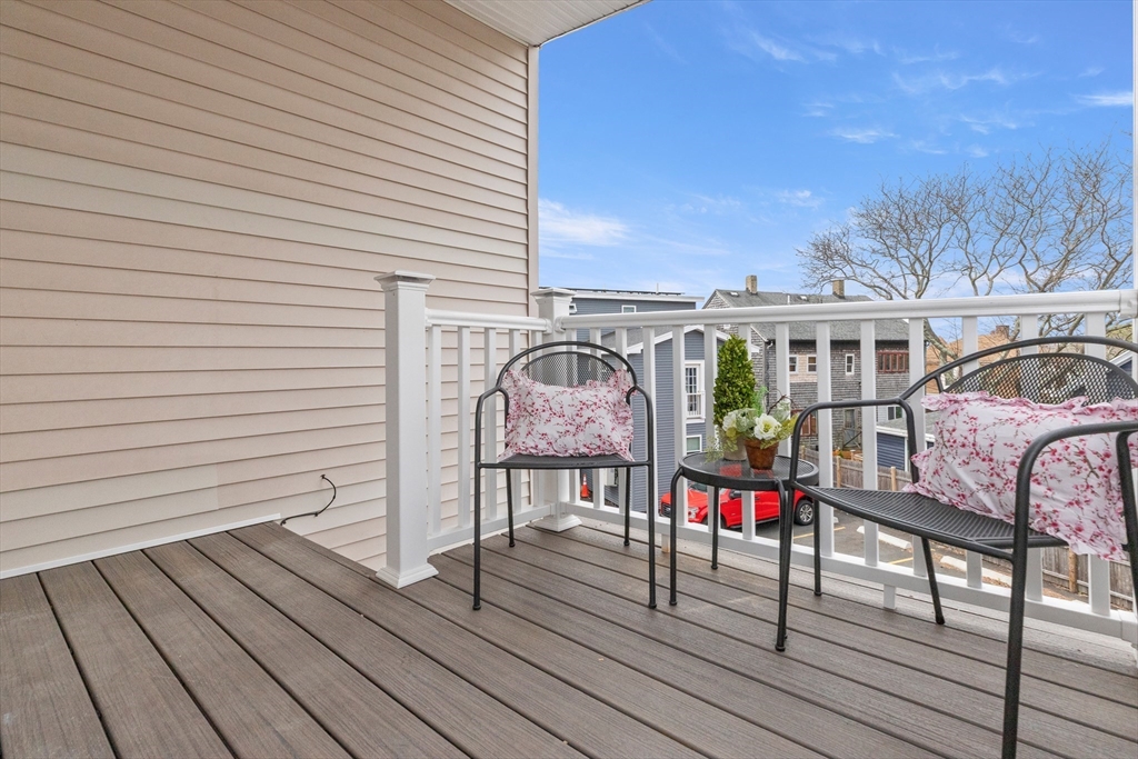 141 Prospect St # B — photo