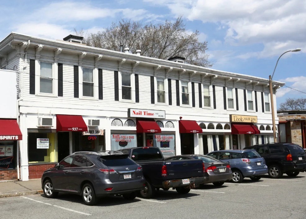 931 Worcester Rd. — photo