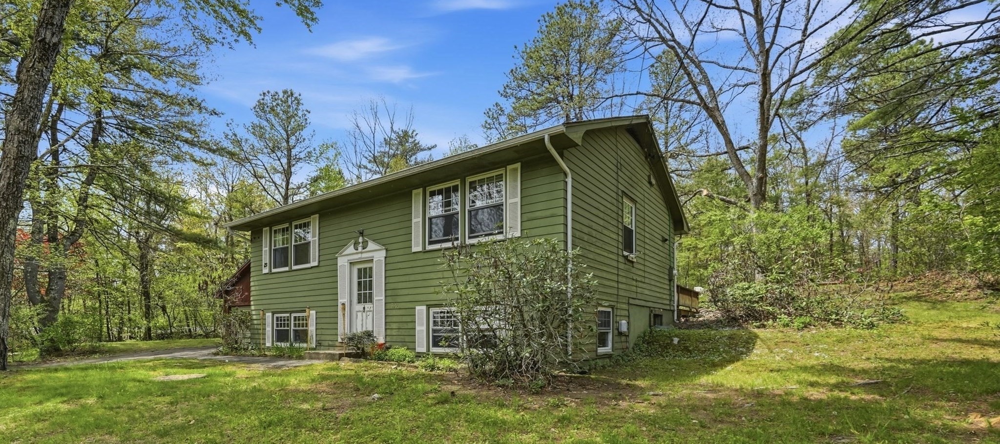 390 State Street, Amherst, MA 01002