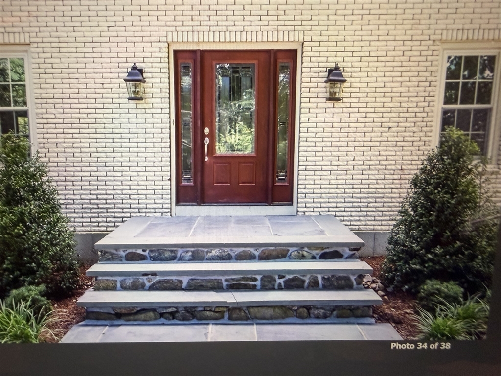 4 Dix Road, Franklin, MA 02038