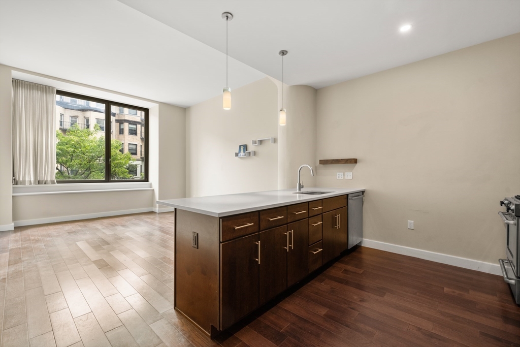 43 Westland Avenue #202 — photo