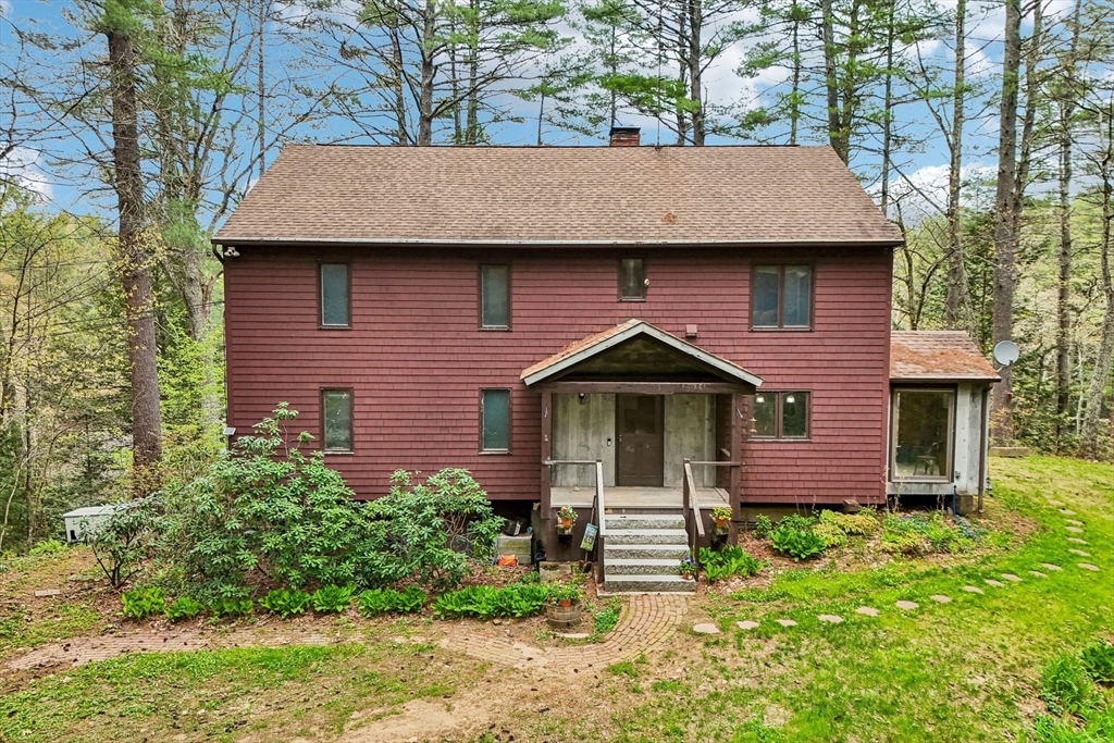 157 Robinson Road, Oakham, MA 01068