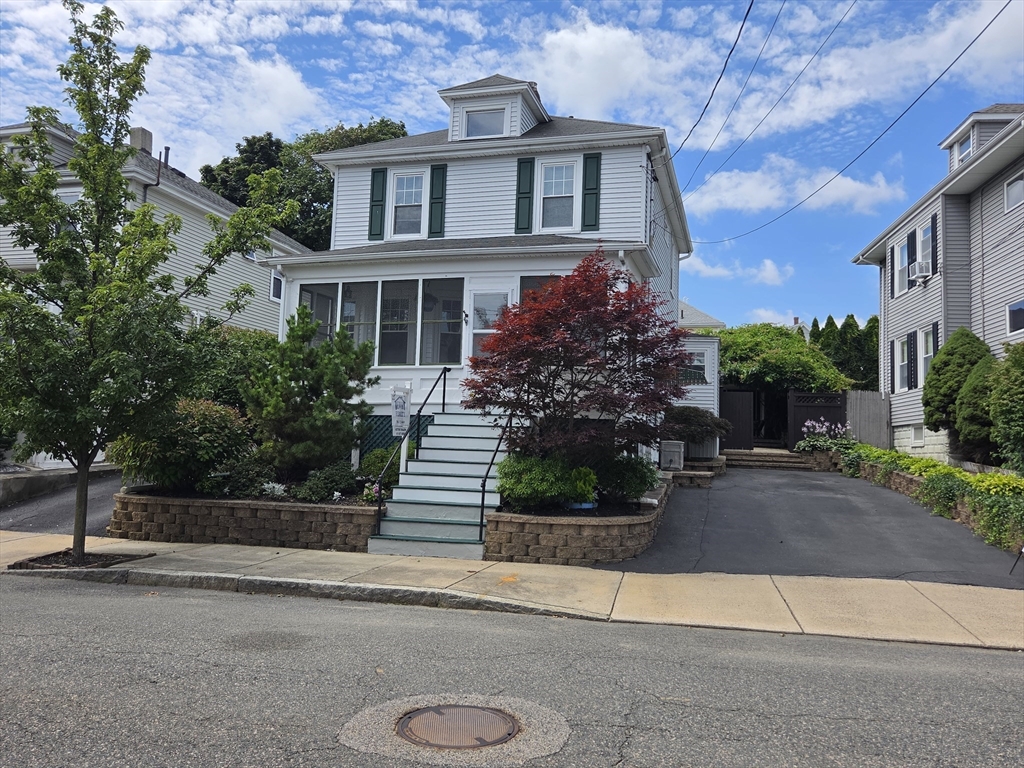 42 Freeman Ave — photo