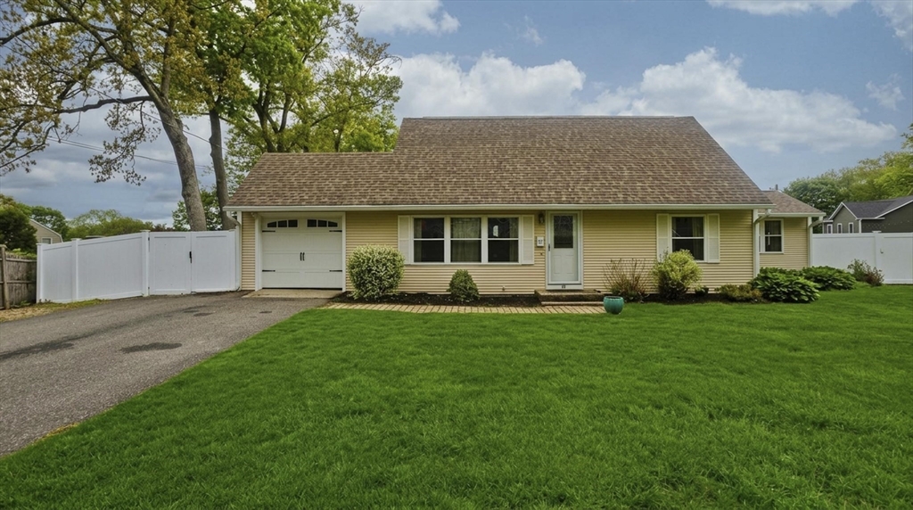 22 Audley Road, Springfield, MA 01118