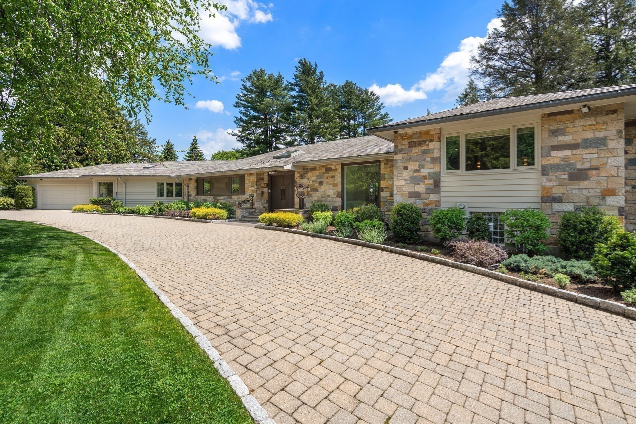 9 Singletree Road, Brookline, MA 02467 — photo 2
