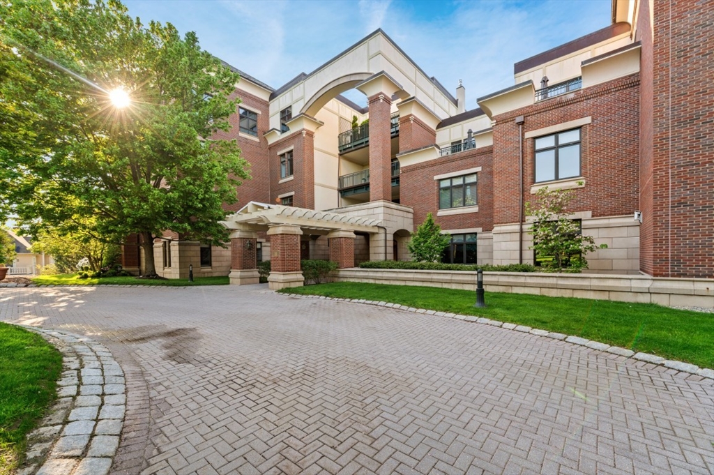 120 Seaver St # B204 — photo