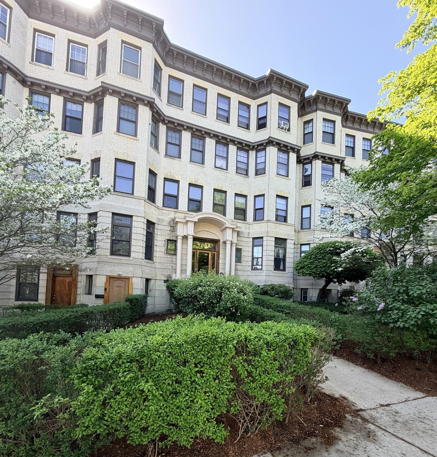 5 Braemore Rd #a — photo