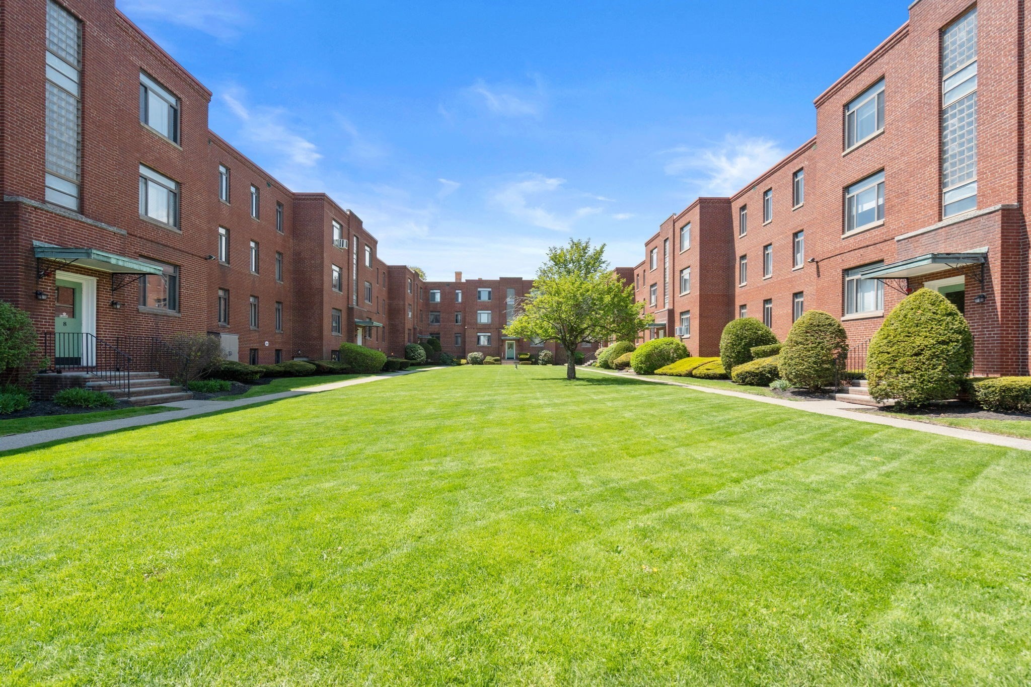 10 Ashland St # 2L — photo