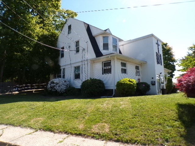 1373 Smith St — photo
