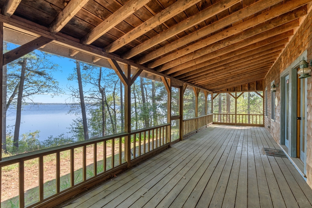 362 Snows Pond Road, Rochester, MA 02770