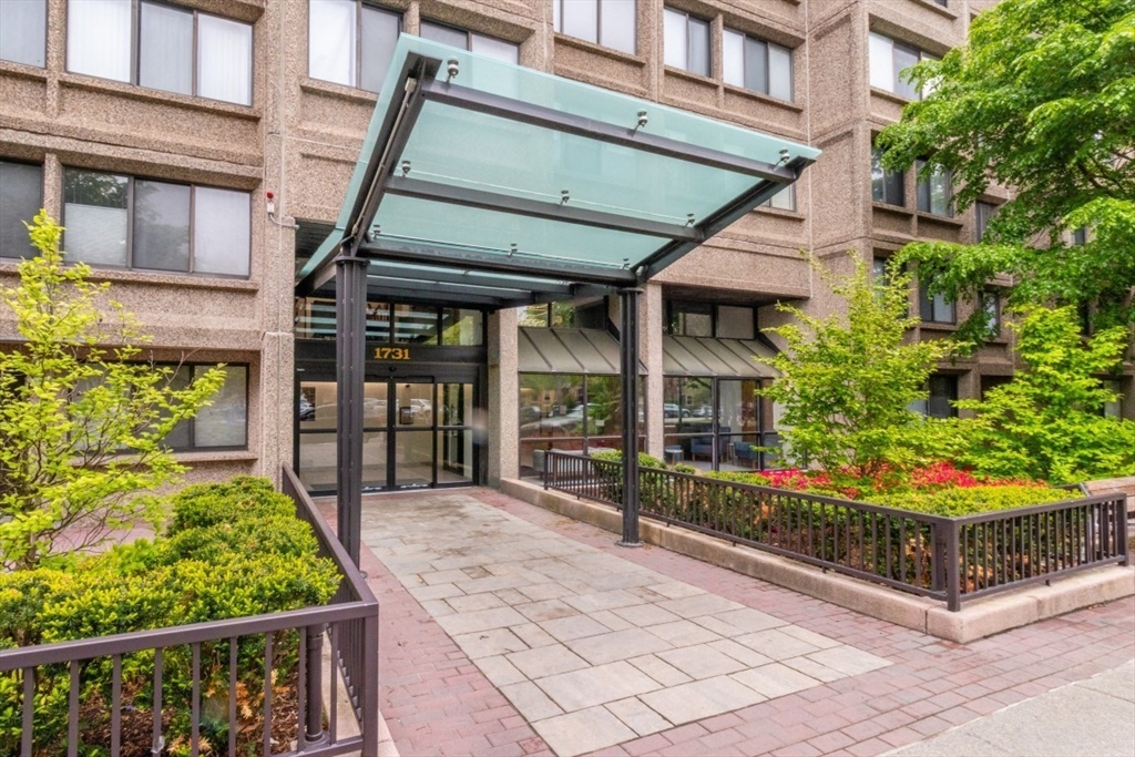 1731 Beacon St. #520 — photo
