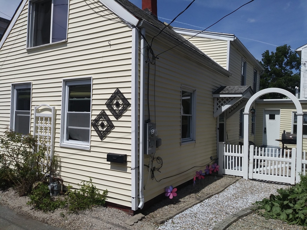 4 Lewis Ct — photo