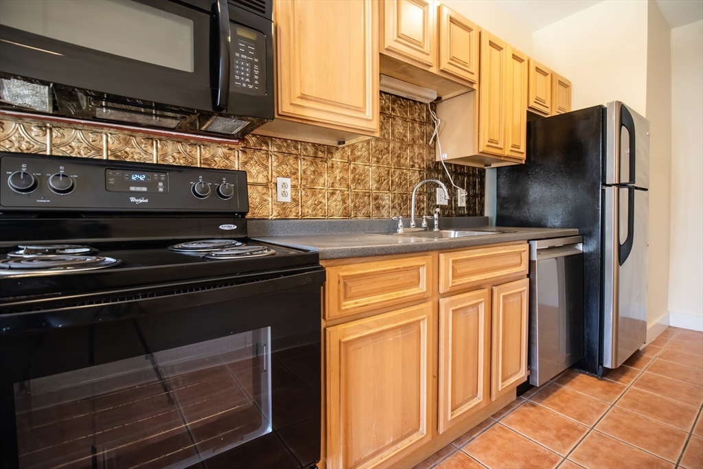 12 Ransom Road #6, Boston, MA 02135 — photo 2