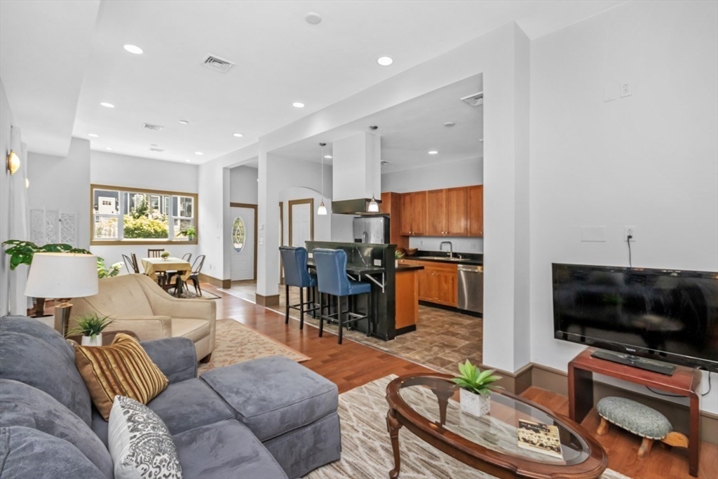 62 Clifford St #a — photo