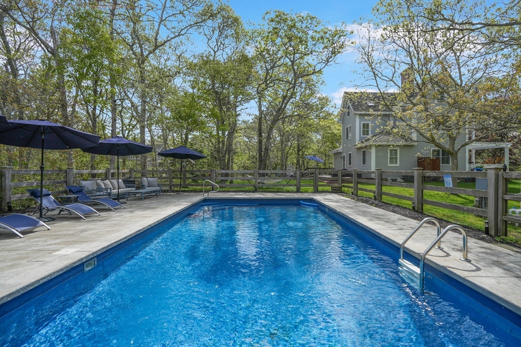 10 North Bog Road, Edgartown, MA 02539 — photo 3