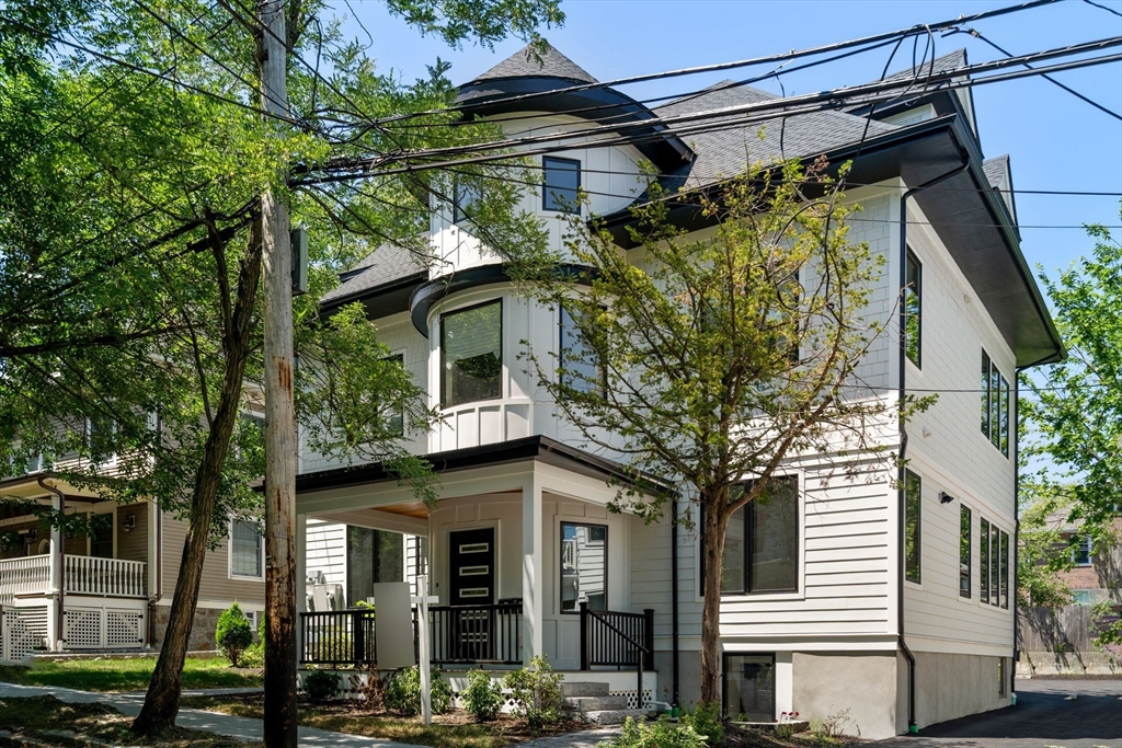 116 Thorndike St # 1a — photo
