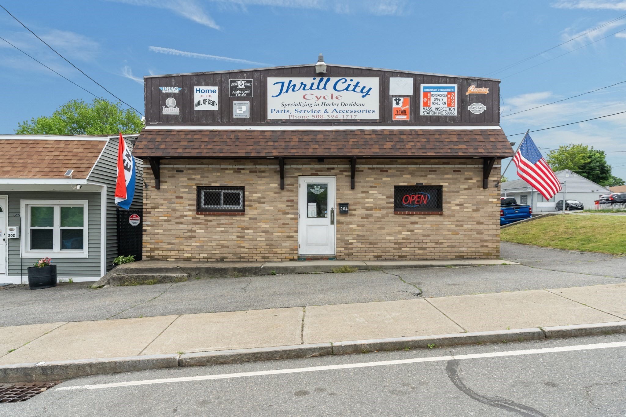202-204 Pinehurst Ave. — photo