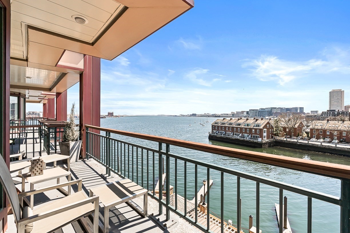 40 Battery St #306 — photo