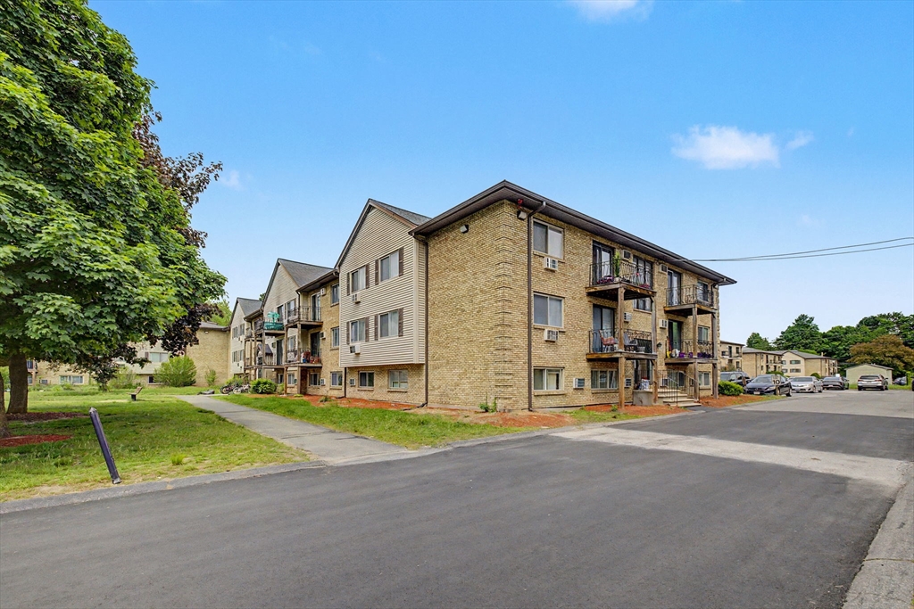 351 Pawtucket Blvd #7 — photo