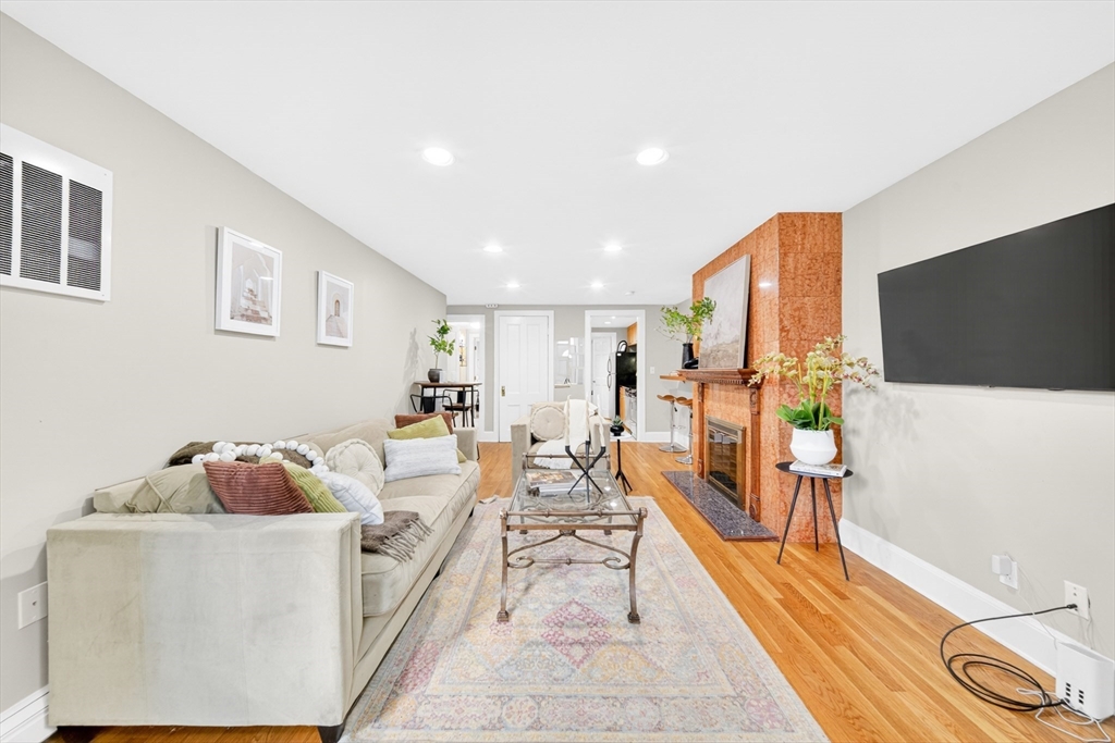 352 Tappan St #1 — photo