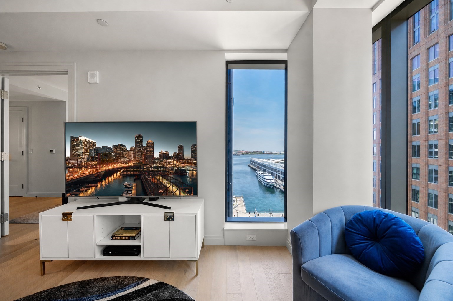 135 Seaport Blvd #1506 — photo
