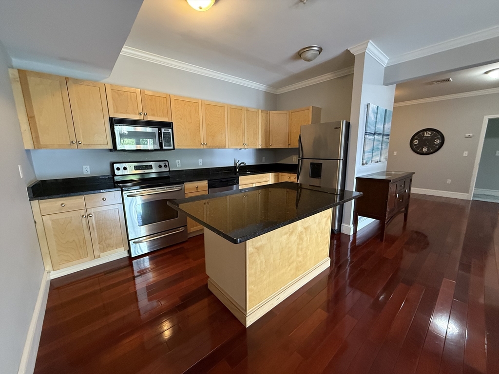 414 Mount Hope St #104 — photo