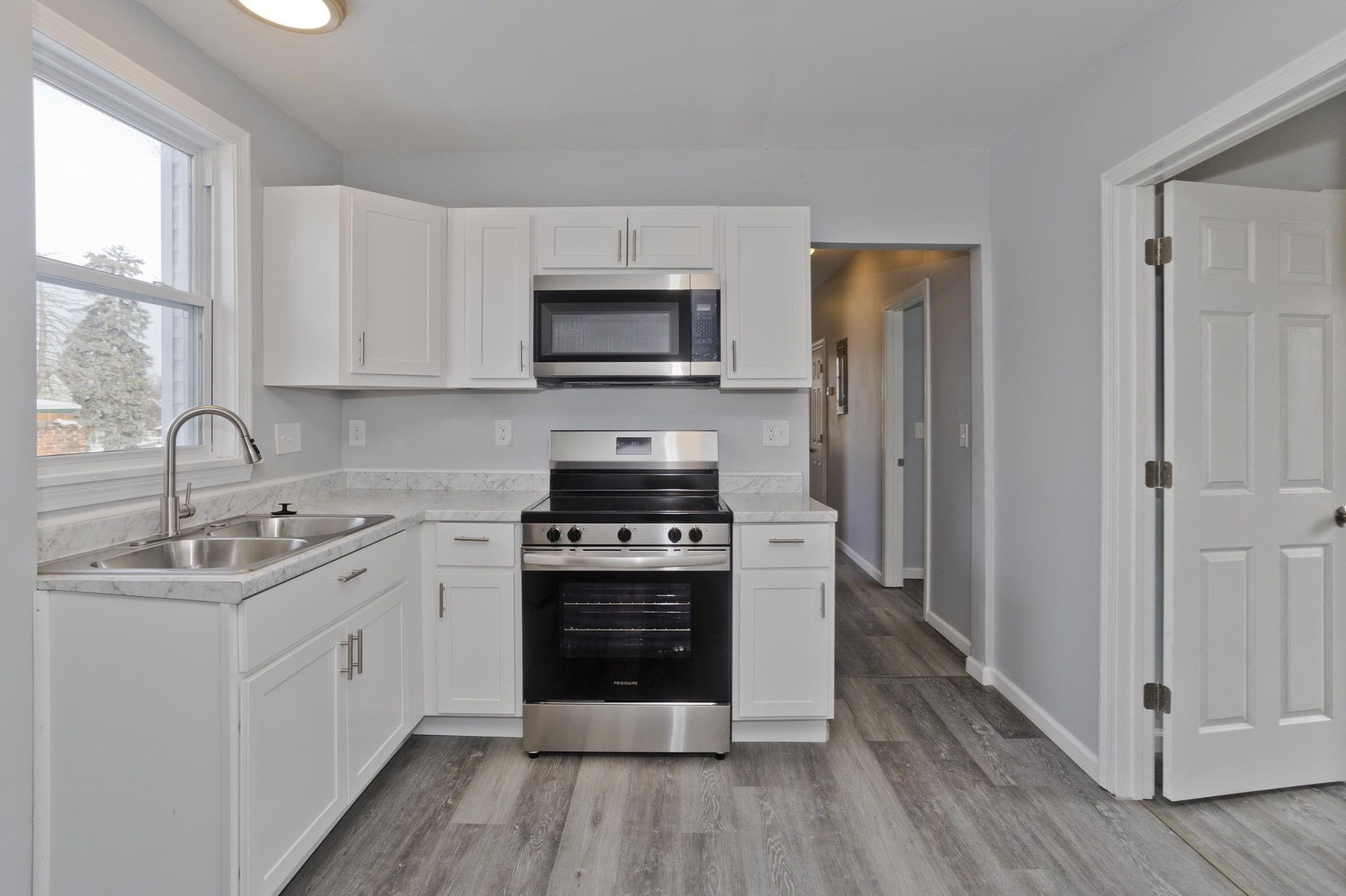 64 Thompson Street, Springfield, MA 01109 — photo 2