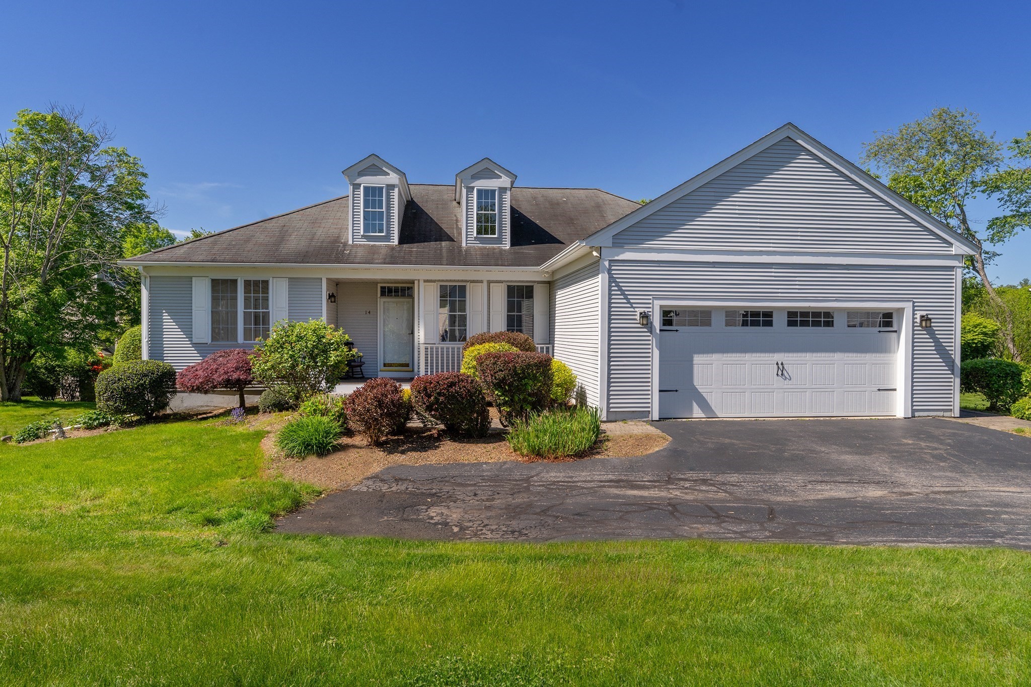 14 Rosewood Drive — photo