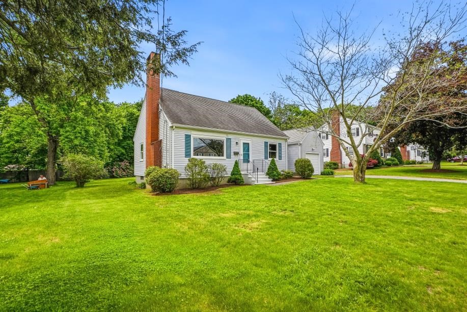 8 Castle Road, Millis, MA 02054 — photo 2