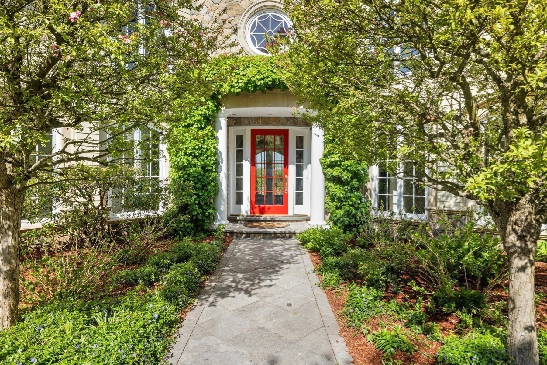 10 Andrea Dr — photo