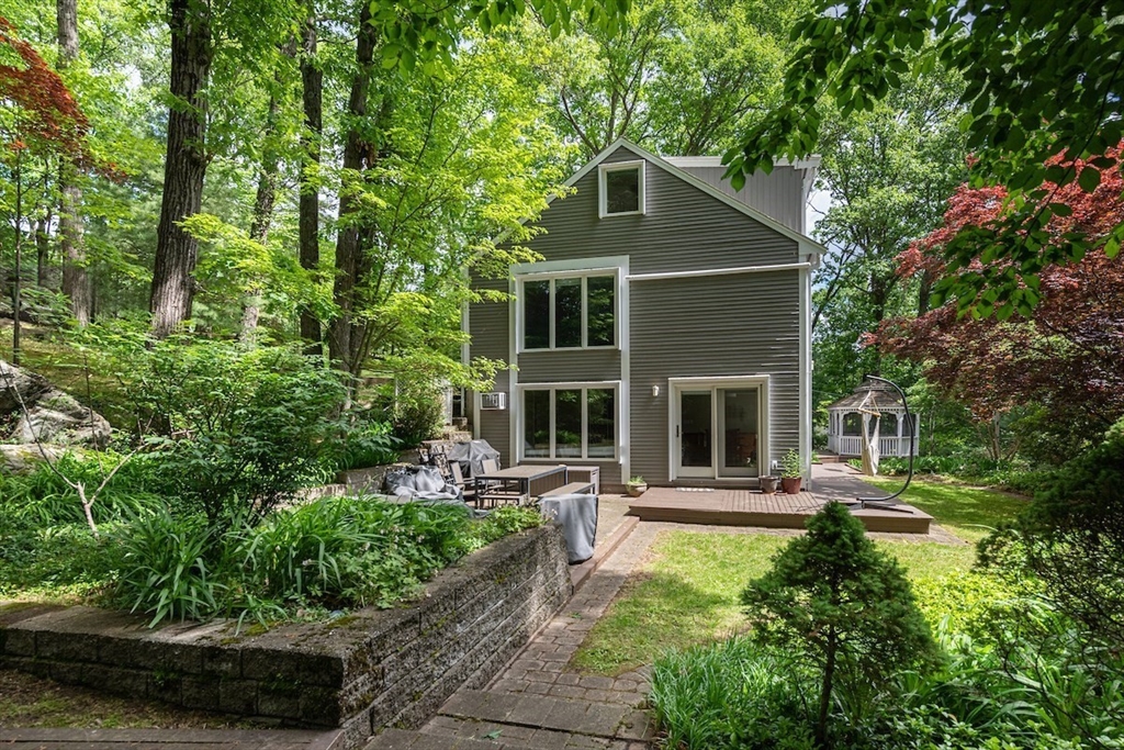 11 Juniper Ridge Road, Lincoln, MA 01773