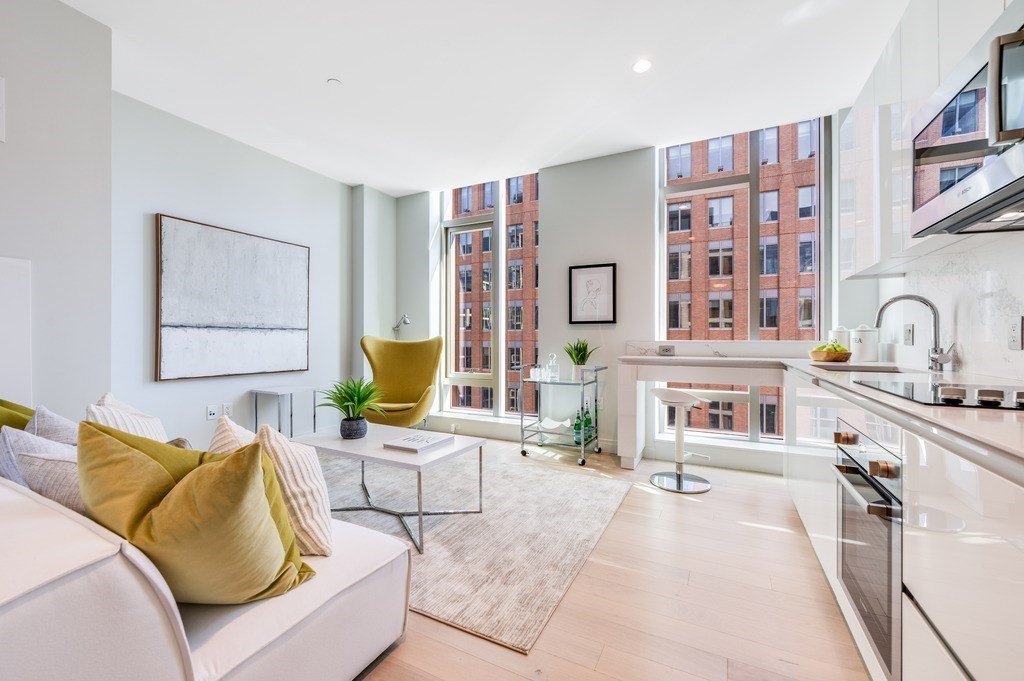 135 Seaport Blvd # 530 — photo