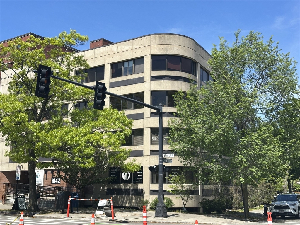 1842 Beacon St. # 203 — photo