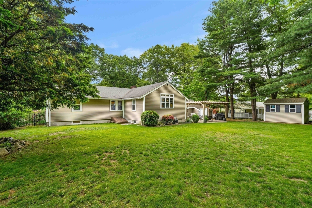 18 Gleason Road, Reading, MA 01867 — photo 2