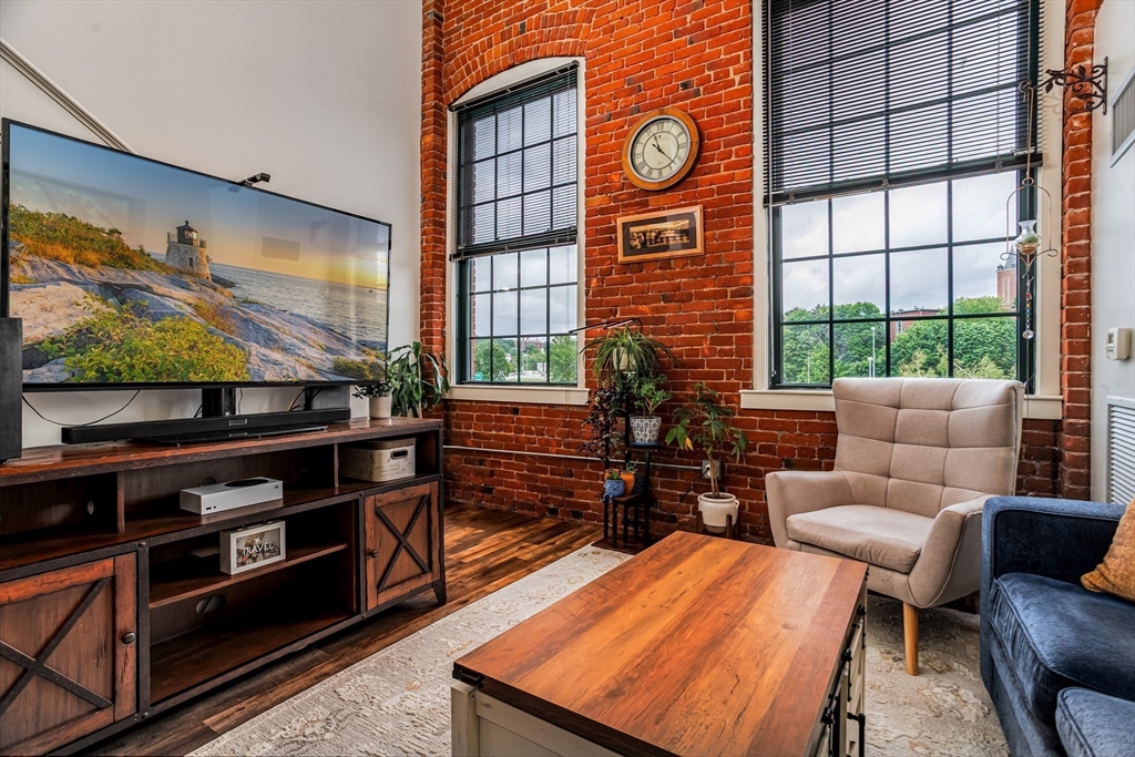48 Water St #405 — photo
