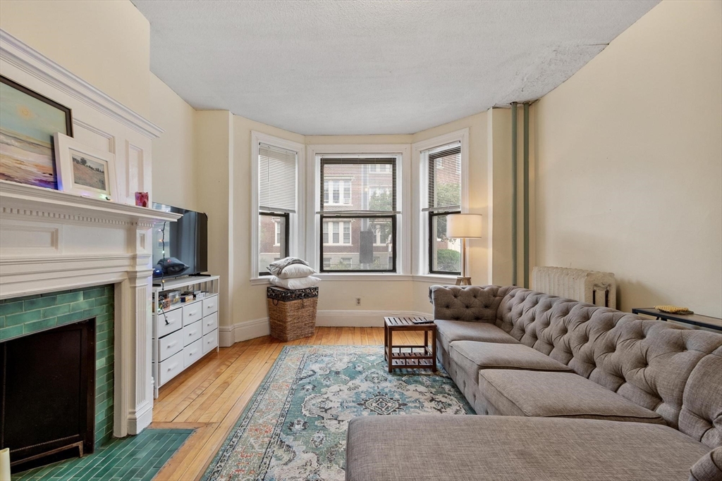 16 Glenville Ave # 1 — photo