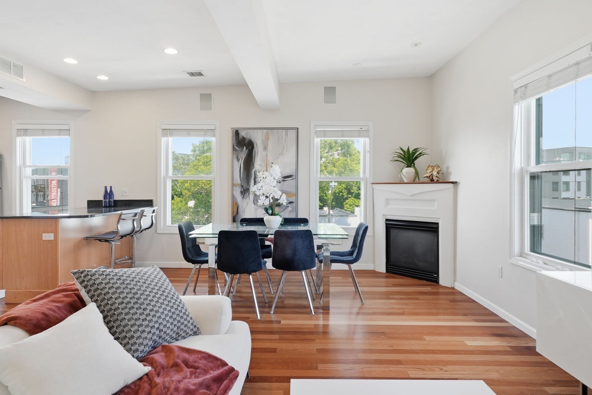 841 Saratoga St # 3 — photo
