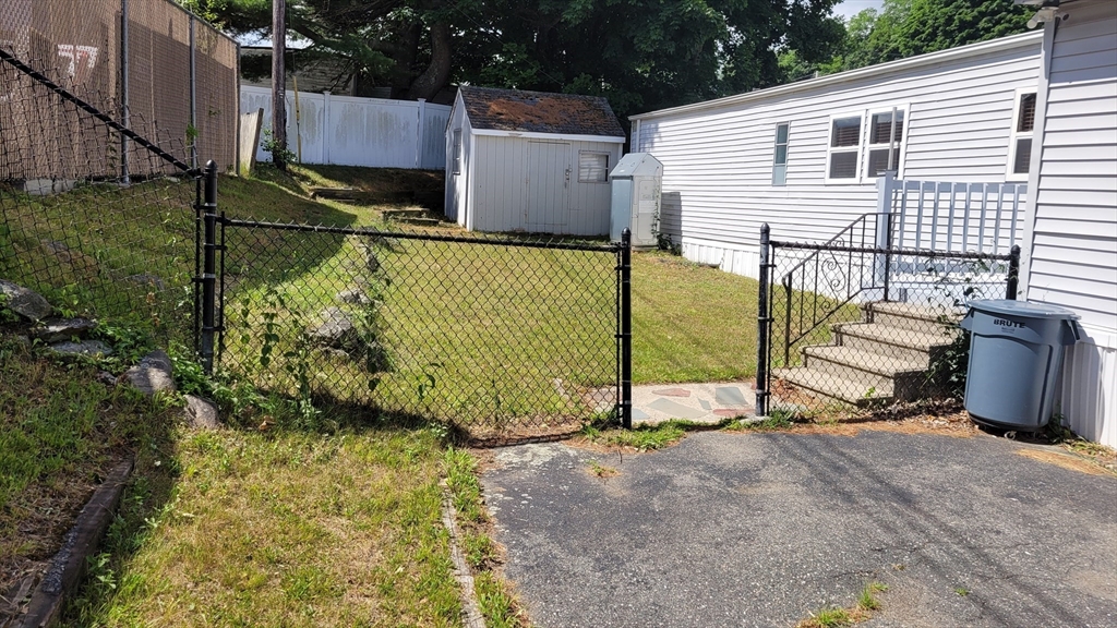 252 Newbury #58 — photo