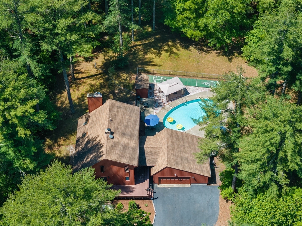 47 Walnut Plain Road, Rochester, MA 02770