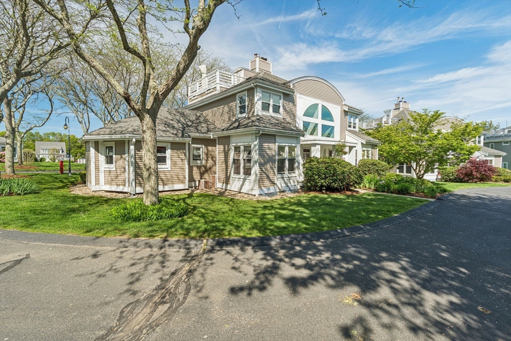 8 Oakmont Drive #8 — photo