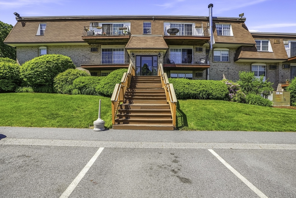 26 Williamsburg Ct #12 — photo