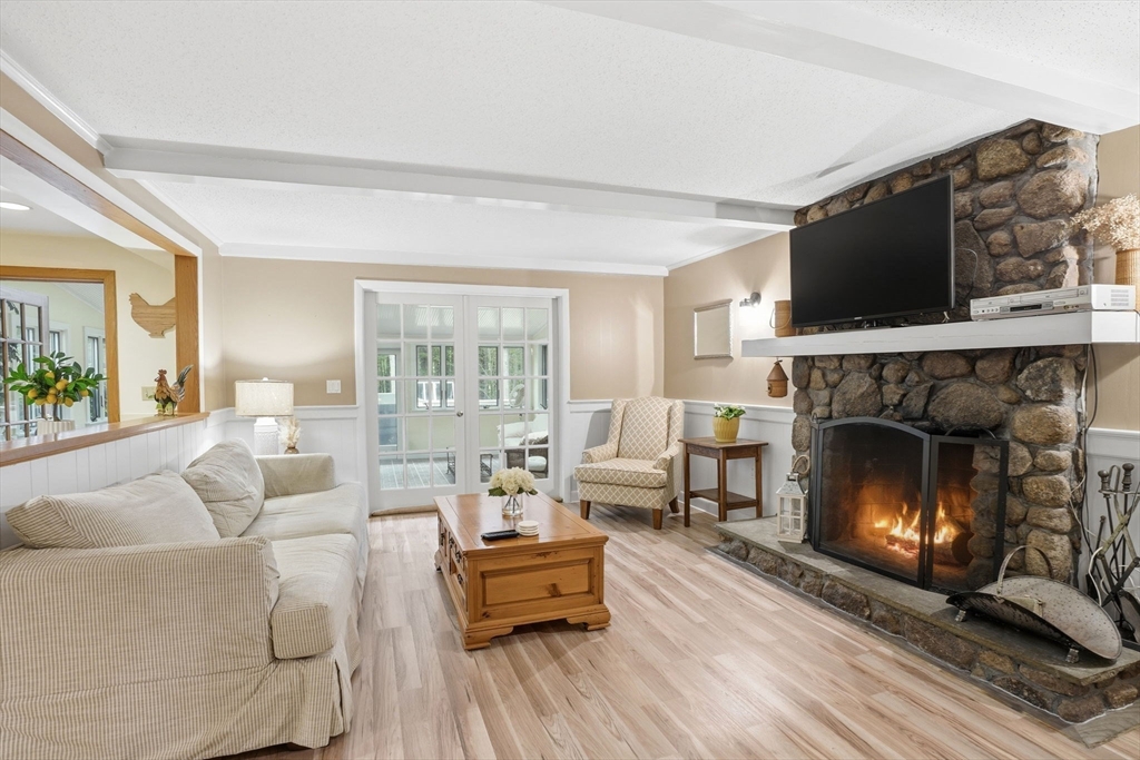 27 Bennett Road, Rochester, MA 02770