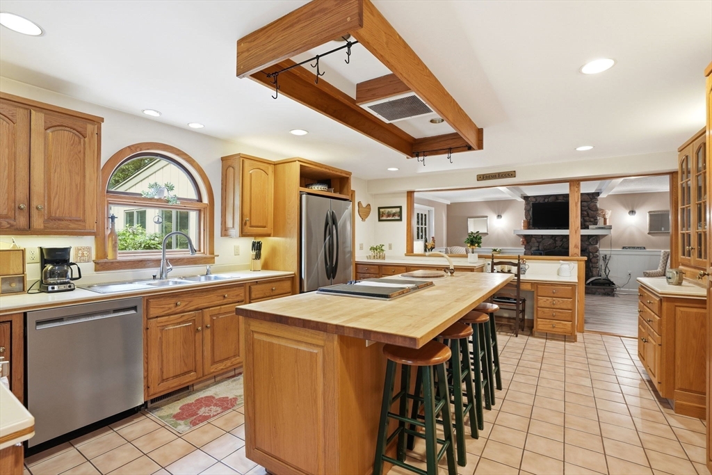 27 Bennett Road, Rochester, MA 02770 — photo 2