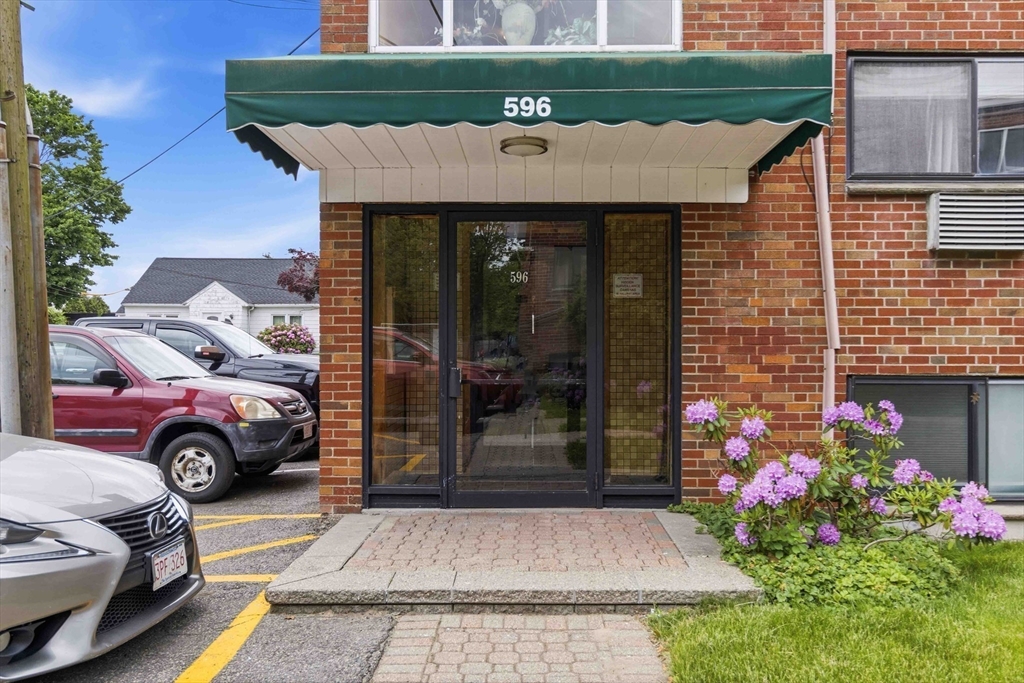 596 American Legion Hwy # 3 — photo