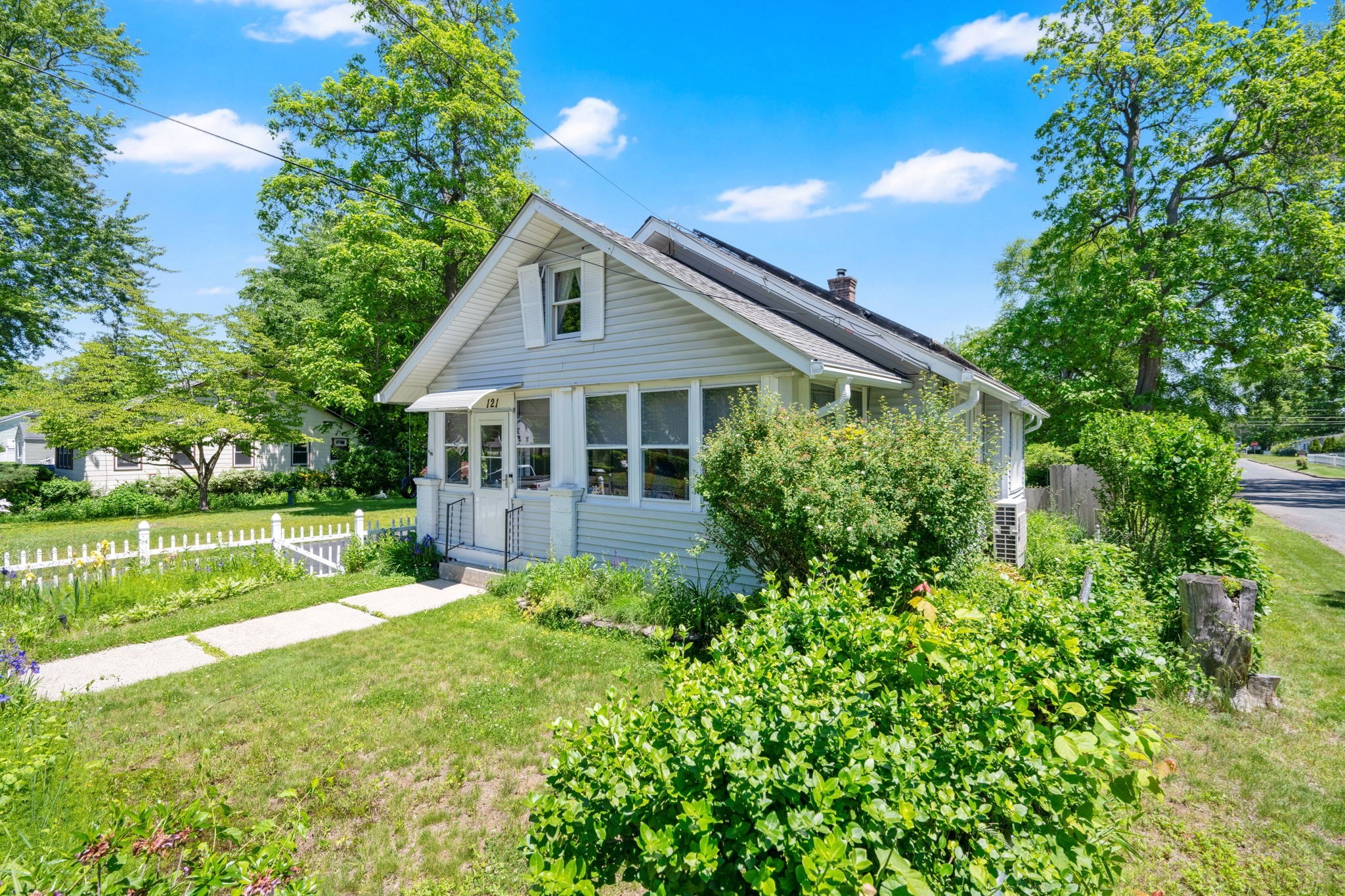 121 Merrill Road, Springfield, MA 01119 — photo 2