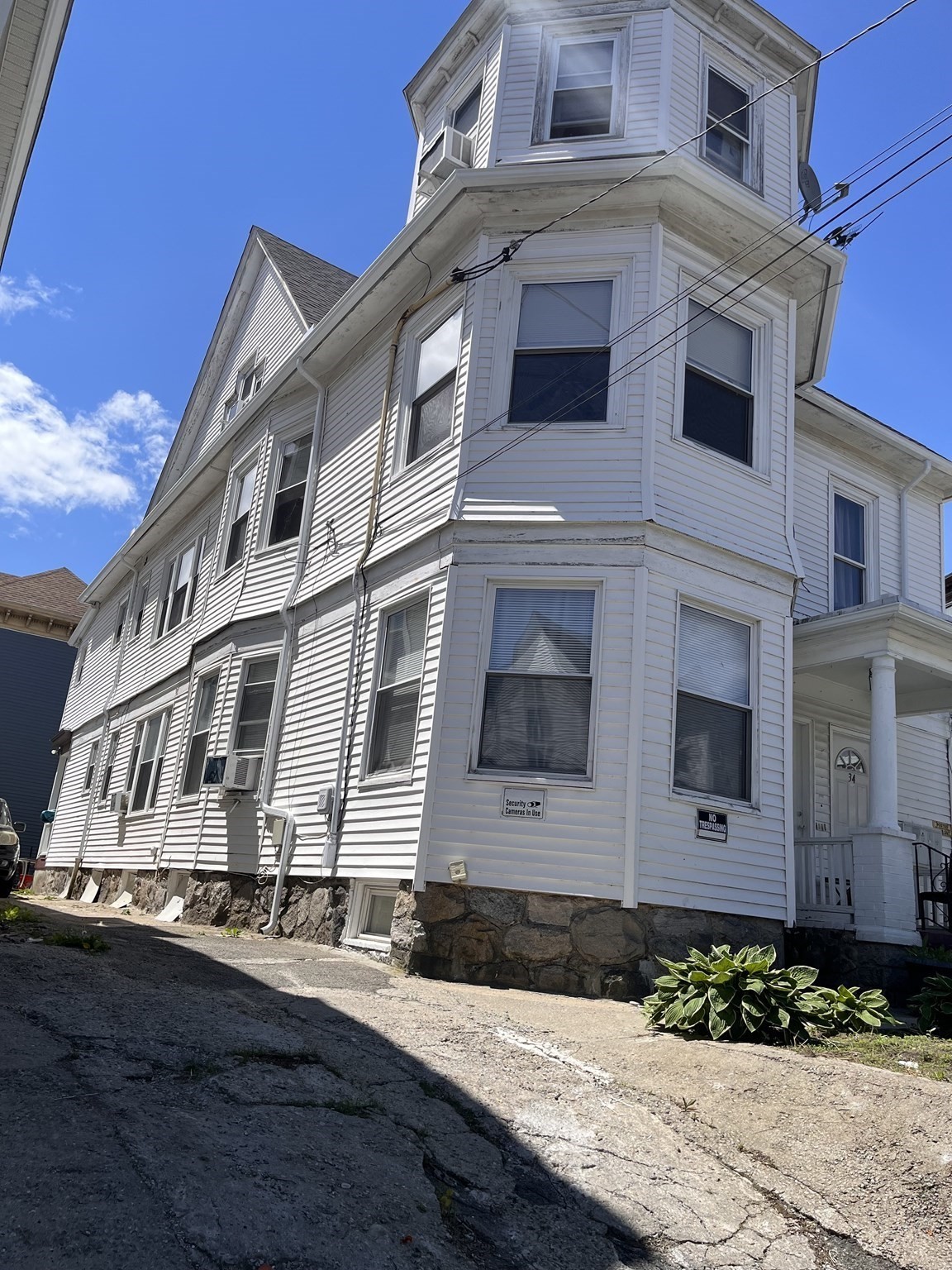 32 Avon # 1 — photo