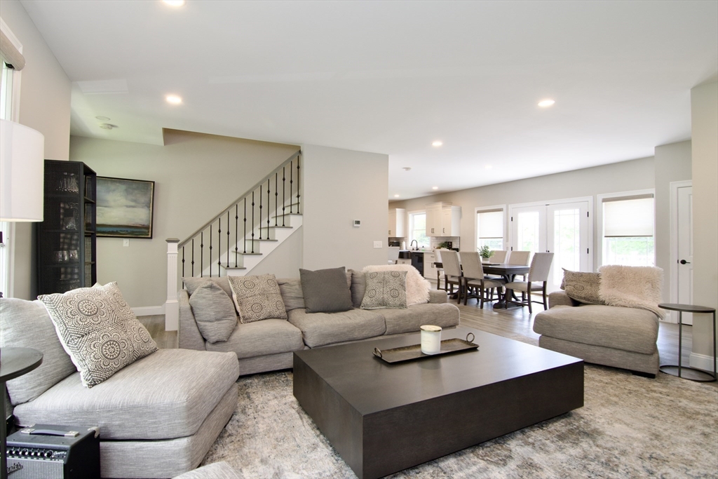 103 Oak Hollow Road, Springfield, MA 01128 — photo 3